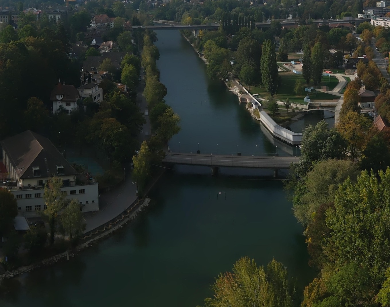 Aktueller Webcam-Ausschnitt der Aare beim Marzili in Bern